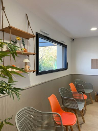 salle d'attente cabinet de la Gîte Pilorge, la Roche-sur-Yon